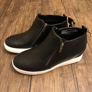 Black wedge women sneaker heel shoe